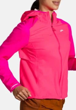 BROOKS High Point Waterproof Jacket - Regenjas - Hyper Pink Fuchsia -BrooksRunner 03763e07745c41d19a23ddeff7cb7b86