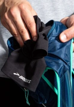 BROOKS High Point Waterproof Jacket - Regenjas - Black -BrooksRunner 0cc225ac07c84cb38e93b7205d736a30