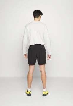 BROOKS Sherpa 7" 2-In-1 Short - Korte Broeken - Black -BrooksRunner 100d37af0c9a43219477164ec8d10c1d