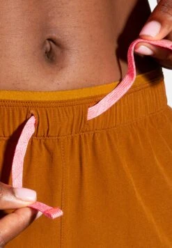 BROOKS High Point 3" 2-In-1 Short - Korte Broeken - Hazelwood Ochre Fuchsia -BrooksRunner 3f2f2efcbb704d208f23929e9d90b300