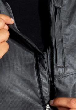 BROOKS All Altitude Jacket - Trainingsvest - Black -BrooksRunner 50bfa6b4ff49466caf636a4e59bcf5b9