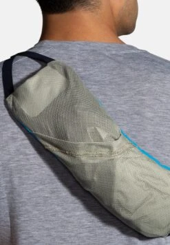 BROOKS Canopy - Softshelljas - Navy Spring Break Pebble -BrooksRunner 5ee23d566eb14678a453aa90801eeaaa