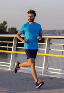 BROOKS Distance Short Sleeve 2.0 - T-Shirt Print - Spring Break Flying B -BrooksRunner 68e222c7028448d8ad288570613b596b