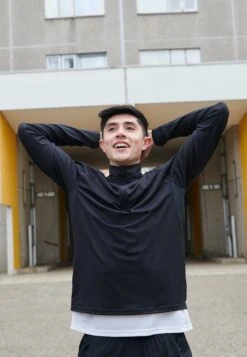 BROOKS Dash 1/2 Zip - Longsleeve - Black -BrooksRunner 68f02f85ddef4b53900329baf2908212