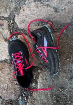 BROOKS Divide 3 - Trail Hardloopschoenen - Ebony Black Diva Pink -BrooksRunner 694ffa205d1445c99d50e287e223abd3