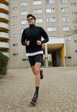 BROOKS Cascadia 16 - Trail Hardloopschoenen - Black Fiery Red Blazing Yellow 11 BROOKS Cascadia 16 - Trail Hardloopschoenen - Black Fiery Red Blazing Yellow -BrooksRunner 8c74de30f0c14223a9e9caef3d2bd6ae