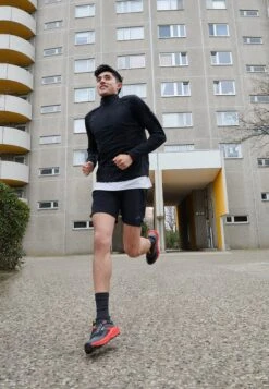 BROOKS Dash 1/2 Zip - Longsleeve - Black -BrooksRunner 99149ee981804e2193484593dc827474