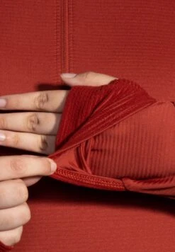 BROOKS Notch Thermal Hoodie 2.0 - Hoodie - Copper -BrooksRunner 9c423f6f4ae94a51bc7fc63b208a6e22