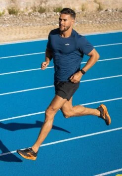 BROOKS Sherpa 5" 2-In-1 Short - Korte Broeken - Black -BrooksRunner b1c90134f61e44d99ec2d23586c1a176