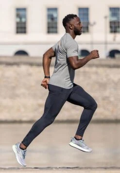 BROOKS Spartan Pant - Trainingsbroek - Black 12 BROOKS Spartan Pant - Trainingsbroek - Black -BrooksRunner c5449280c2d446f69c50468220013175