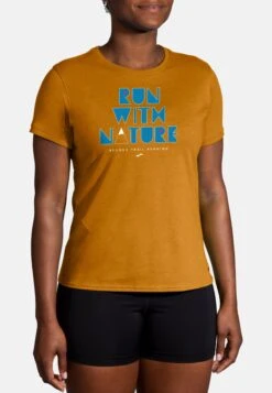 BROOKS Distance Short Sleeve- T-Shirt Print - Ochre Run With Nature